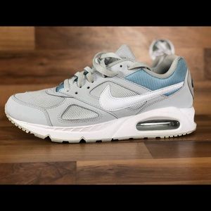 Nike air max skyline athletic shoes
